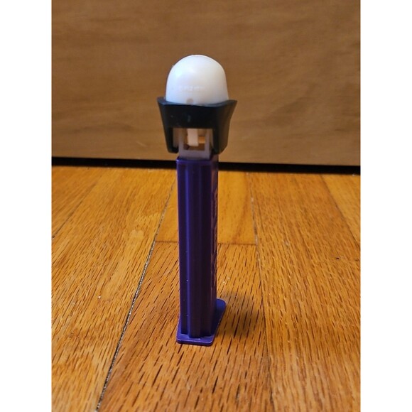 Vintage 1971 Purple Pez Dispenser Dr Skull Skeleton with Feet Made in Slovenia - Picture 3 of 16